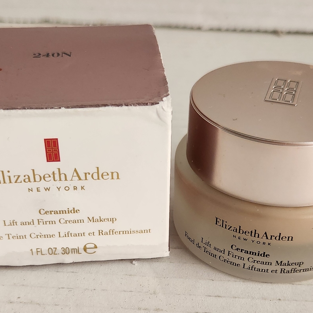 Elizabeth Arden Ceramide Cream Makeup 240N